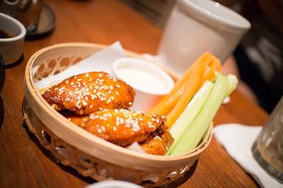 สลัดไก่ย่างเพสโต้ ที่ ร้านอาหาร Vanilla Garden