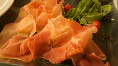 ร้านอาหาร D'vine Wine Bar & Tapas Crystal Park