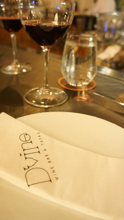 ร้านอาหาร D'vine Wine Bar & Tapas Crystal Park