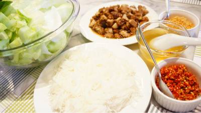 หมูชมสวน ชุดละ 300 บาท ( ชุดเล็ก ) ที่ ร้านอาหาร Cafe Classique