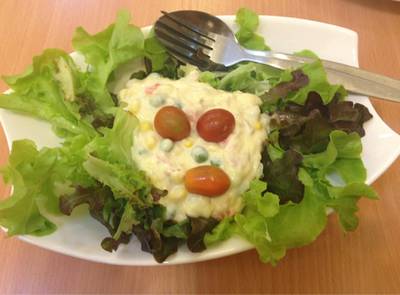 มื้อนี้เบาเบา กับสลัดทูน่า ที่ ร้านอาหาร XXL STEAKHOUSE