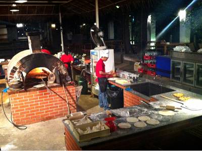 ร้านอาหาร Mama Dolores พิซซ่าเตาถ่าน