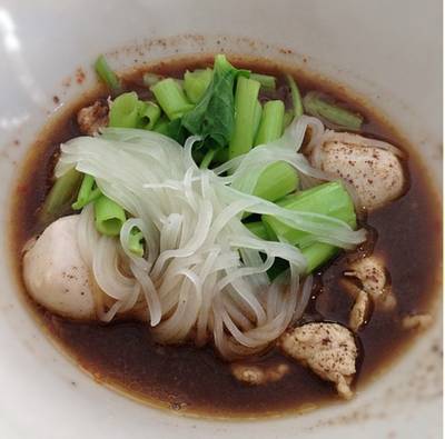 เล็ก ชิ้น สด!~* ที่ ร้านอาหาร ก๋วยเตี๋ยวเรือป้าทองคำ