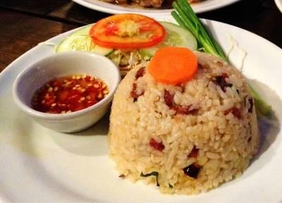 ข้าวผัดหมูเค็ม ข้าวเม็ดแฉะ รสจืดไปไม่กลมกล่อม ที่ ร้านอาหาร ส้มตำนัว เกษตรนวมินทร์