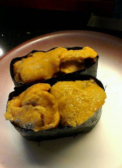 ซูชิหน้าไข่หอยเม่น ที่ ร้านอาหาร Heiroku Sushi Digital Gateway