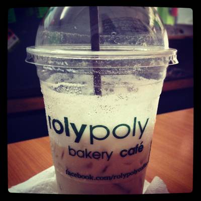 ร้านอาหาร Rolypoly Bakery Cafe