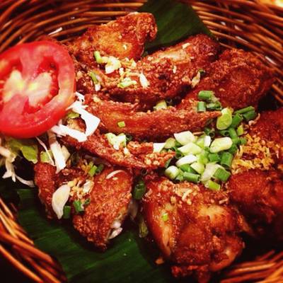 ร้านอาหาร ส้มตำนัว สยามสแควร์ซอย 5