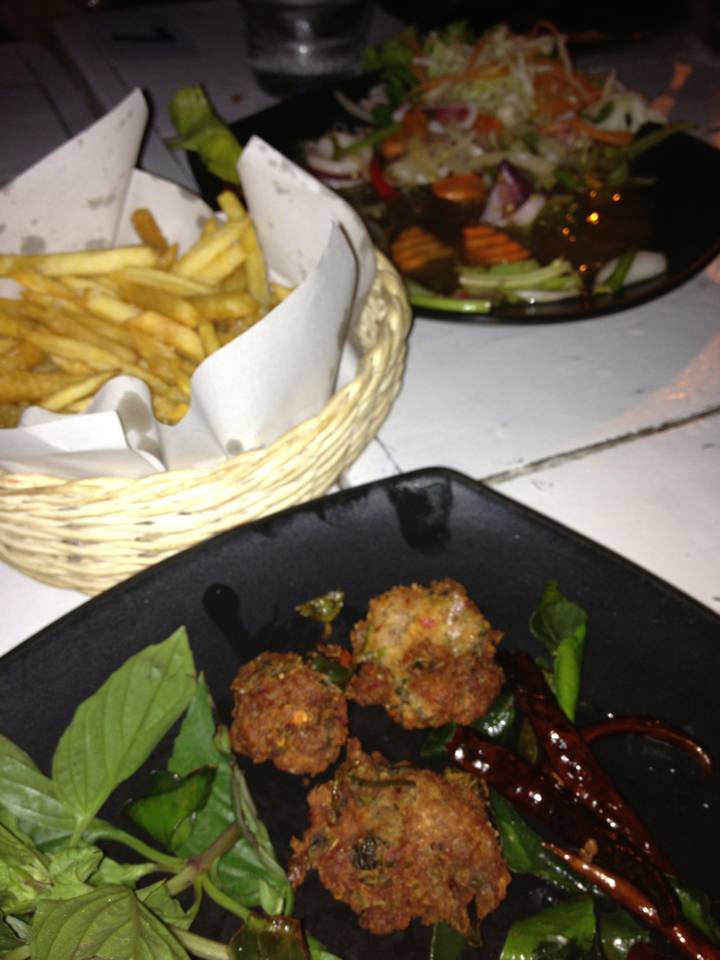 ลาบทอดอร่อยมากๆ ที่ ร้านอาหาร ร้านประจำ