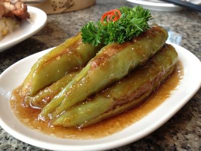 พริกเขียวยัดใส้หมูสับ (145.-) ที่ ร้านอาหาร ติ่น ไท่ ฟง central world