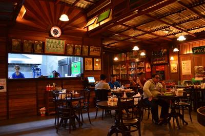 บรรยากาศร้าน ที่ ร้านอาหาร ก๋วยเตี๋ยวไข่ย้อนยุค Central Bangna