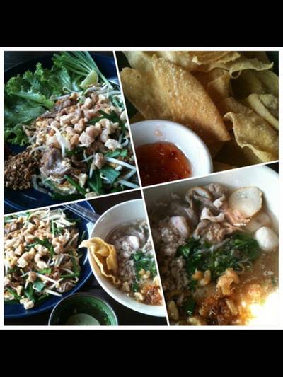 ผัดไท ก๋วยเตี๋ยว เกี๊ยวกรอบ ที่ ร้านอาหาร ก๋วยเตี๋ยวน้ำพุร้อน