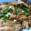 ต้องกินกันทุกอาทิตย์  ที่ ร้านอาหาร ก๋วยเตี๋ยวคั่วไก่ สวนมะลิ