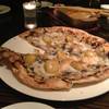 Truffle pizza อร่อยกลมกล่อม เห็น Truffle ด้วย ไม่ใช่แค่กลิ่น ที่ ร้านอาหาร Jojo Restaurant