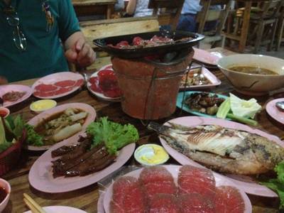 ร้านอาหาร โคขุนคุณทองโพนยางคำ  พระราม 5