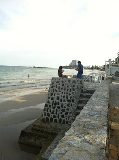หาดหลังร้าน ที่ ร้านอาหาร บ้านใกล้วัง
