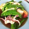 ผัดถั่วลันเตาหมึกกุ้ง  ที่ ร้านอาหาร ร้านลมโชย (ถนนเทพารักษ์)