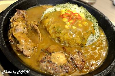 ข้าวแกงกะหรี่เนื้อและแฮมเบิร์ก (Curry Rice with Beef & Hamburg) 185 บาท ที่ ร้านอาหาร Pepper Lunch Fashion Island ข้าวแกงกะหรี่เนื้อและแฮมเบิร์ก (Curry Rice with Beef & Hamburg) 185 บาท ที่ ร้านอาหาร Pepper Lunch Fashion Island