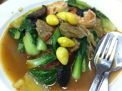 ผัดหมี่ราขา ที่ ร้านอาหาร ครัวราชาติ่มซำ