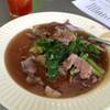 ราดหน้าคะน้าเส้นใหญ่ เนื้อ 55.- ที่ ร้านอาหาร เล้งกี่ ราดหน้าฮ่องกง (สามย่าน)