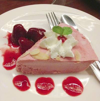strawberry parfaits อร่อยยยยยยย ☺ ที่ ร้านอาหาร SOMETHIN'ELSE strawberry parfaits อร่อยยยยยยย ☺ ที่ ร้านอาหาร SOMETHIN'ELSE