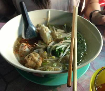 เกี๋ยวน้ำ ที่ ร้านอาหาร ก๋วยเตี๋ยวลูกชิ้นปลา นายเม้ง