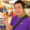หยิบมากินซักชิ้น ที่ ร้านอาหาร Krispy Kreme Siam Paragon
