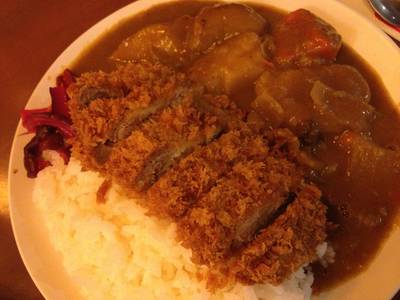 ข้าวหน้าแกงกะหรี่หมูทอดของโปรดด ที่ ร้านอาหาร AI Japanese Village Terminal 21