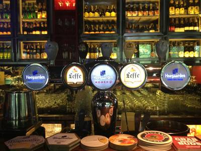 ร้านอาหาร HOBS Bar & Restaurant Aree Garden ร้านอาหาร HOBS Bar & Restaurant Aree Garden
