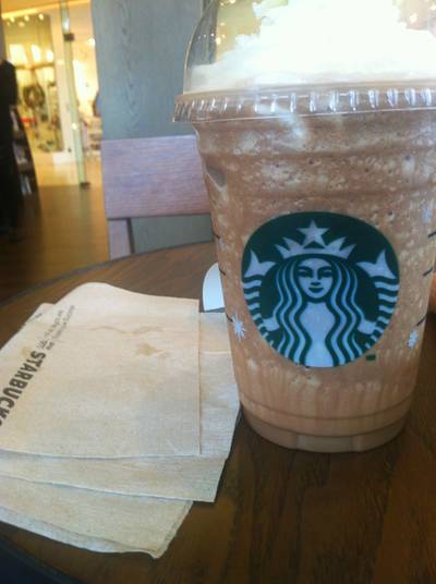 ร้านอาหาร Starbucks Central ลาดพร้าว