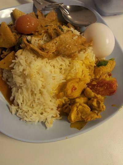 บ้าวแเกงกระหรีไก่
ที่ ร้านอาหาร d Bistro d Bar บ้าวแเกงกระหรีไก่
ที่ ร้านอาหาร d Bistro d Bar