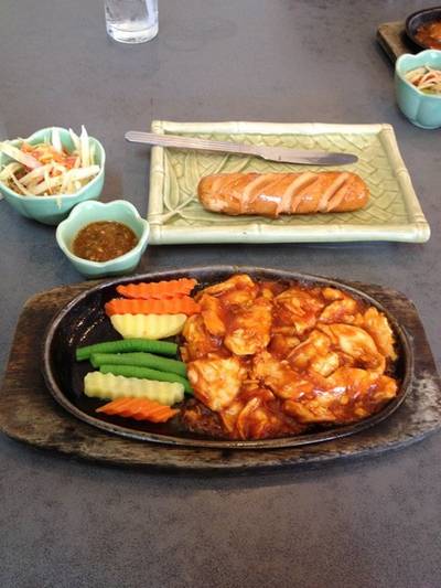 ร้านอาหาร Steak Lao Piyarom Sports Club