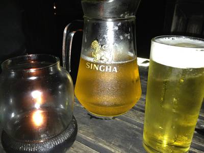 ร้านอาหาร Full Moon