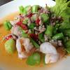 ยำก้านคะน้า ที่ ร้านอาหาร ครัวเก่าเก็บ
