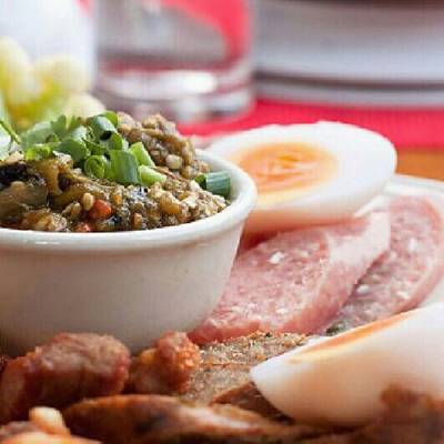 ร้านอาหาร ผาลาดตะวันรอน