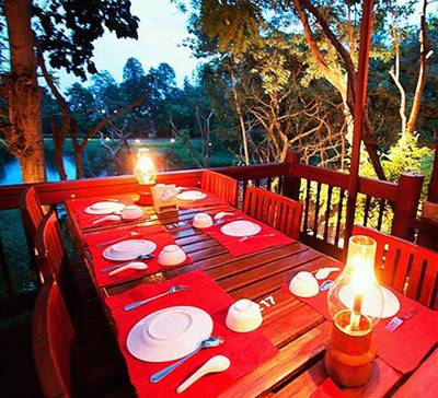 ร้านอาหาร ผาลาดตะวันรอน