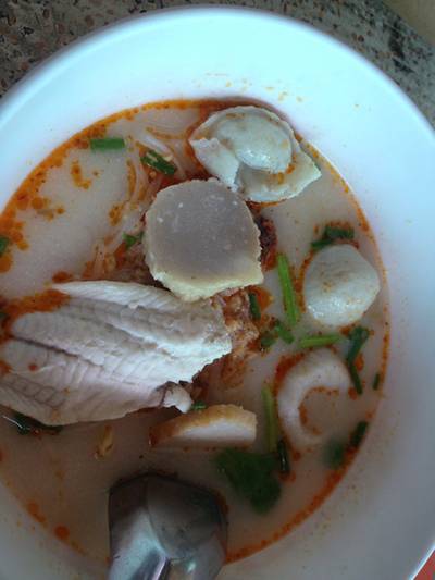 ธรรมดา ที่ ร้านอาหาร ก๋วยเตี๋ยวปลา กำแพงแสน