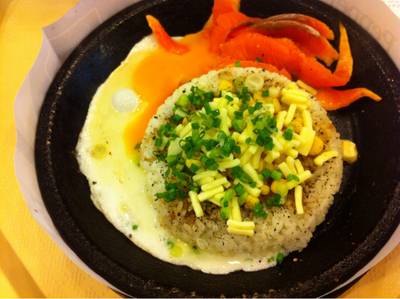 Salmon pepper rice add egg&cheese ที่ ร้านอาหาร Pepper Lunch Chamchuree Square