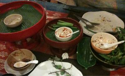 ร้านอาหาร เฮือนเพ็ญ