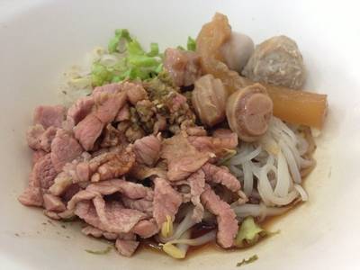 เล็กแห้ง ชิ้น สด เอ็น อีกชาม :D ที่ ร้านอาหาร รสดีเด็ด จุฬา ซอย 9