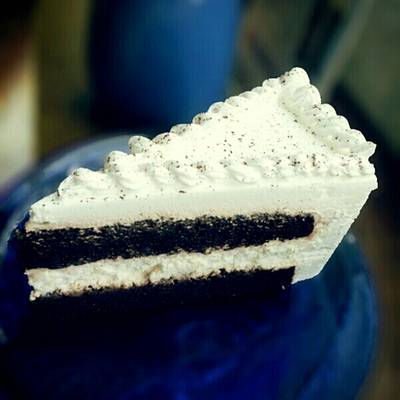 Choc Cream Satin อร่อยจุงเบย ตัวเค้กเหมือนบราวนี่ กับครีมอร่อยๆ ฟินค่า ♥ ที่ ร้านอาหาร Together Coffee