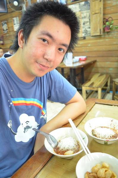 กินๆๆๆ ^^ ที่ ร้านอาหาร ติ่ง เตี๋ยวเรือ (คนมีเส้น)