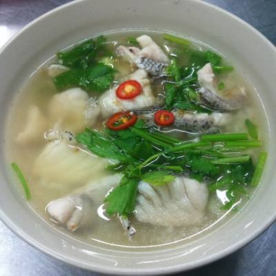 ข้าวต้มปลาเก๋า พิเศษ ที่ ร้านอาหาร ข้าวต้มปลาเฮียหวาน
