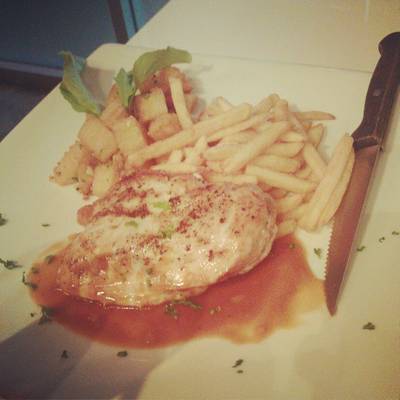 Herb Chicken Breast ที่ ร้านอาหาร Le Bistro 