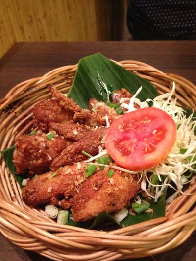 ไก่ทอด กรอบนอกนุ่มใน อร่อยม๊ากๆๆๆ ที่ ร้านอาหาร ส้มตำนัว สยามสแควร์ซอย 5