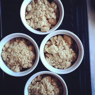 Apple Crumble ที่ ร้านอาหาร Meet Actually: ice cream