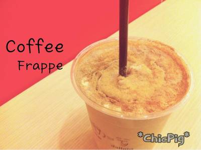 Coffee Frappe (โรยผง Choco ซะมิด อร่อยกลมกล่อม) ที่ ร้านอาหาร McDonald The Paseo