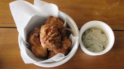Chicken nugget with wasabi blue cheese sauce ที่ ร้านอาหาร Mellow Crystal Park