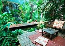 ร้านอาหาร บ้านก้ามปู ทรอปิคอล คาเฟ่