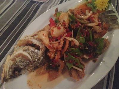 กระพงหลงทาง ที่ ร้านอาหาร Camp Havana