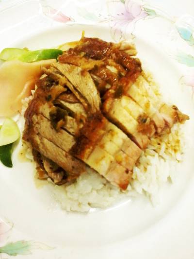 ข้าวเป็ดย่าง หมูกรอบ ที่ ร้านอาหาร ประจักษ์เป็ดย่าง บางรัก